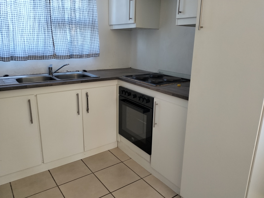 To Let 3 Bedroom Property for Rent in Kruisfontein Eastern Cape